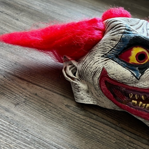 Giggles the Clown Creepy Clown Latex Mask Pull On Halloween Costume Party - Picture 8 of 9